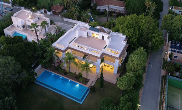 Neue Gebäude - Villa - Estepona
