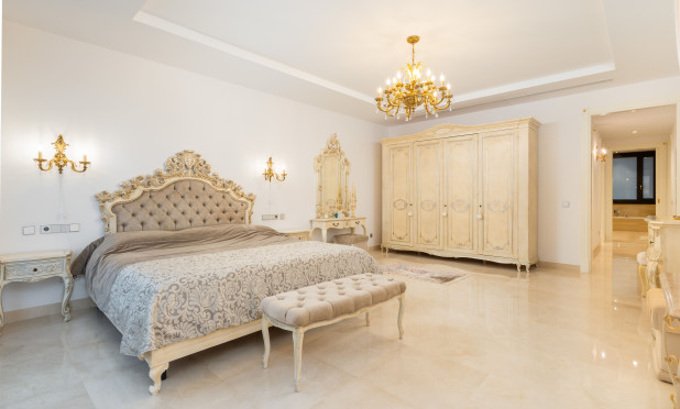 Neue Gebäude - Villa - Estepona