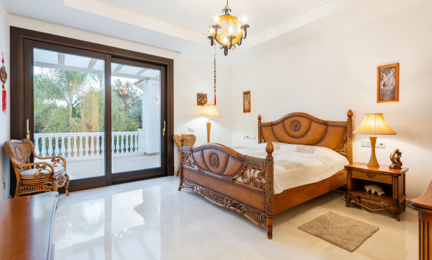 Neue Gebäude - Villa - Estepona