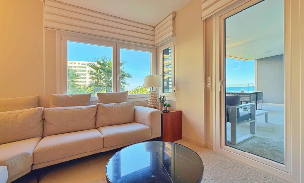 Resale - Apartment / flat - Torrevieja - Punta Prima