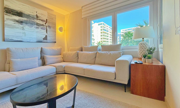 Resale - Apartment / flat - Torrevieja - Punta Prima