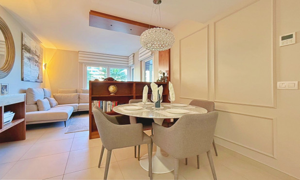 Resale - Apartment / flat - Torrevieja - Punta Prima