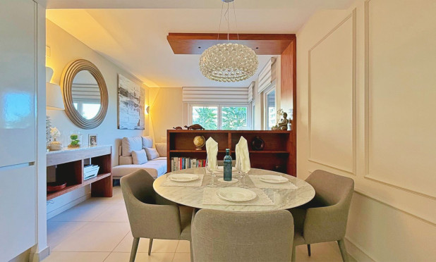 Resale - Apartment / flat - Torrevieja - Punta Prima