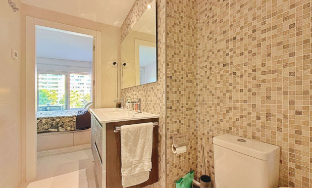 Resale - Apartment / flat - Torrevieja - Punta Prima