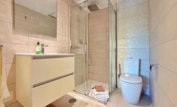 Resale - Apartment / flat - Torrevieja - Punta Prima