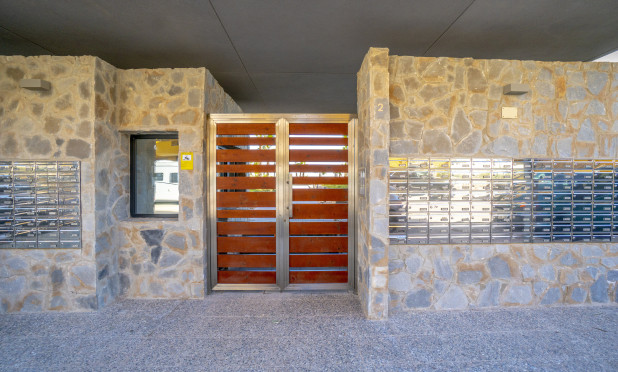 Resale - Apartment / flat - Torrevieja - Punta Prima