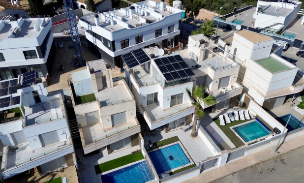 Odsprzedaż - Villa - Orihuela Costa - Lomas de Cabo Roig