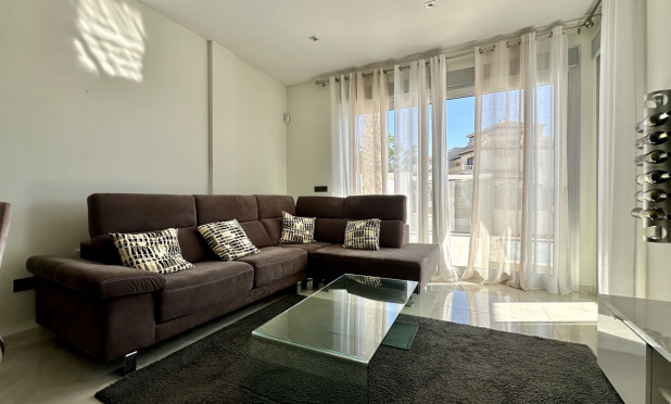 Odsprzedaż - Villa - Orihuela Costa - Lomas de Cabo Roig