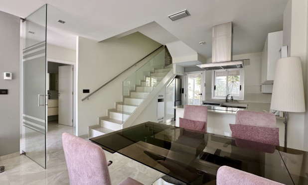 Odsprzedaż - Villa - Orihuela Costa - Lomas de Cabo Roig