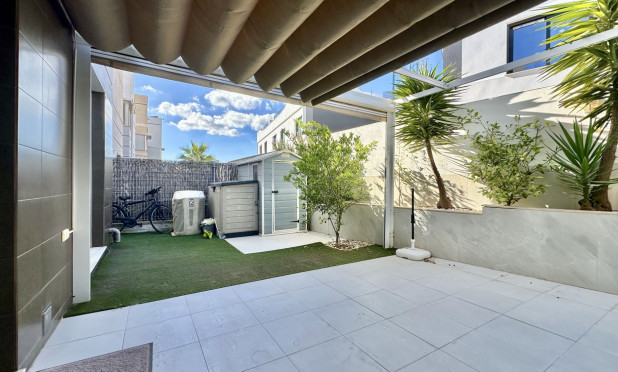 Odsprzedaż - Villa - Orihuela Costa - Lomas de Cabo Roig