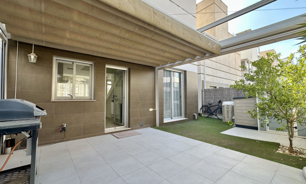 Odsprzedaż - Villa - Orihuela Costa - Lomas de Cabo Roig