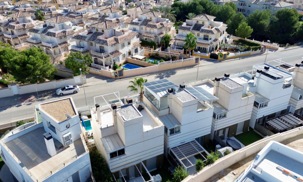 Odsprzedaż - Villa - Orihuela Costa - Lomas de Cabo Roig