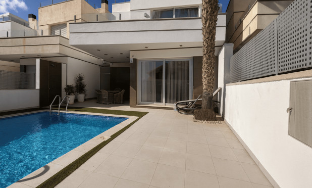 Odsprzedaż - Villa - Orihuela Costa - Lomas de Cabo Roig