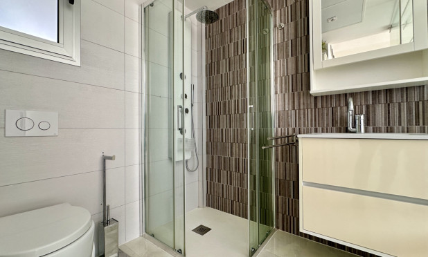 Odsprzedaż - Villa - Orihuela Costa - Lomas de Cabo Roig