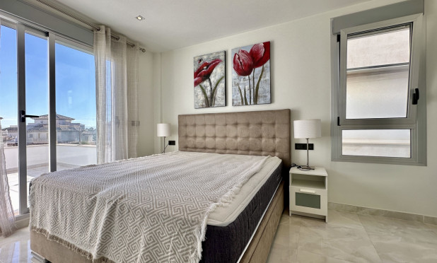 Odsprzedaż - Villa - Orihuela Costa - Lomas de Cabo Roig