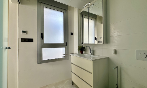 Odsprzedaż - Villa - Orihuela Costa - Lomas de Cabo Roig