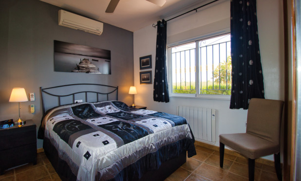 Wiederverkauf - Finca / Landgut - Orihuela