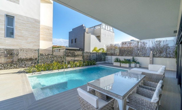 Resale - Villa - Orihuela Costa - Aguamarina