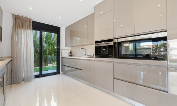 Resale - Villa - Orihuela Costa - Aguamarina