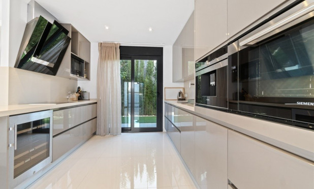 Resale - Villa - Orihuela Costa - Aguamarina