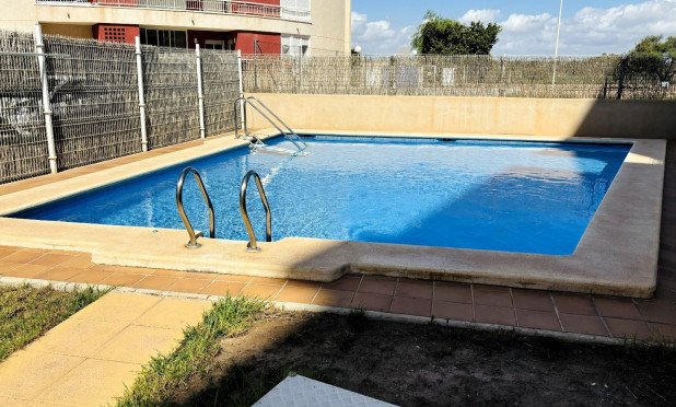 Resale - Apartment / flat - Guardamar del Segura - Puerto