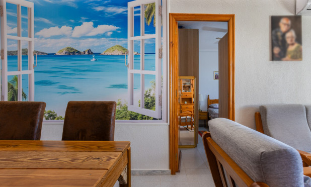 Resale - Apartment / flat - Torrevieja - La Siesta