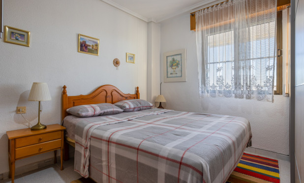 Resale - Apartment / flat - Torrevieja - La Siesta