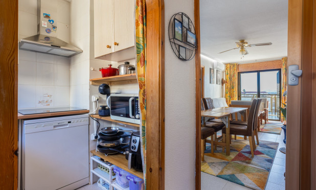 Resale - Apartment / flat - Torrevieja - La Siesta