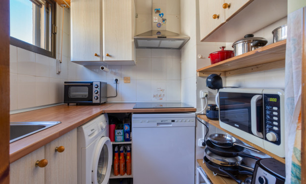 Resale - Apartment / flat - Torrevieja - La Siesta