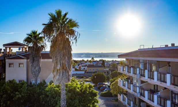 Resale - Apartment / flat - Torrevieja - La Siesta
