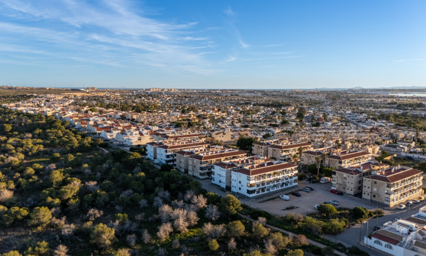 Resale - Apartment / flat - Torrevieja - La Siesta