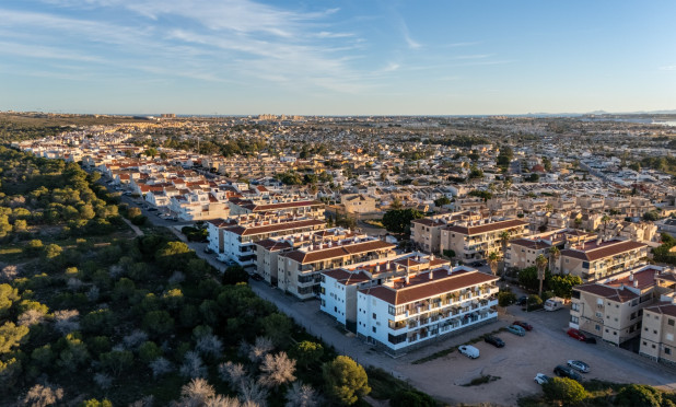 Resale - Apartment / flat - Torrevieja - La Siesta