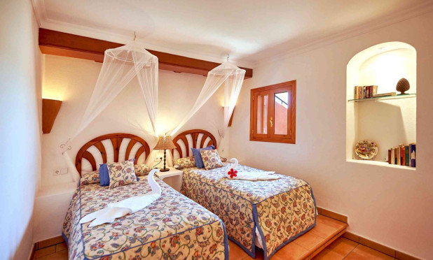 Resale - Villa - Port d'Andratx - Andratx