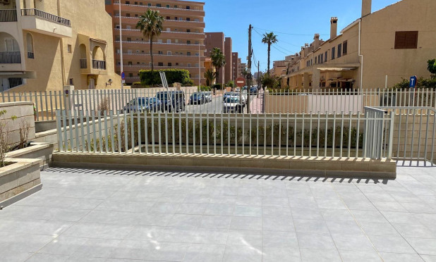 Resale - Apartment / flat - Torrevieja - torrevieja