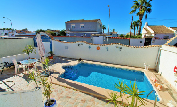 Revente - Villa - Torrevieja - El chaparral