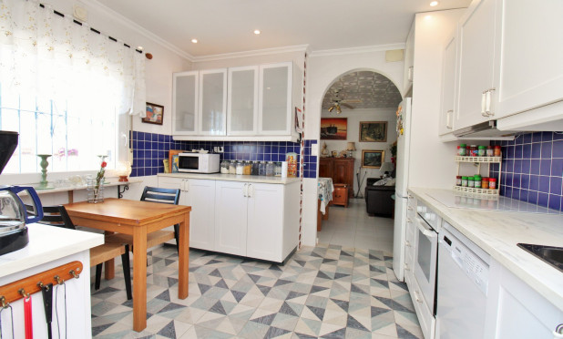 Revente - Villa - Torrevieja - El chaparral