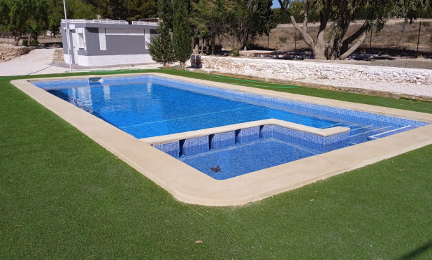 Resale - Villa - Hondón de las Nieves