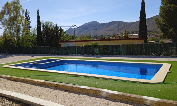 Resale - Villa - Hondón de las Nieves