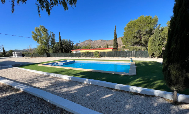 Resale - Villa - Hondón de las Nieves