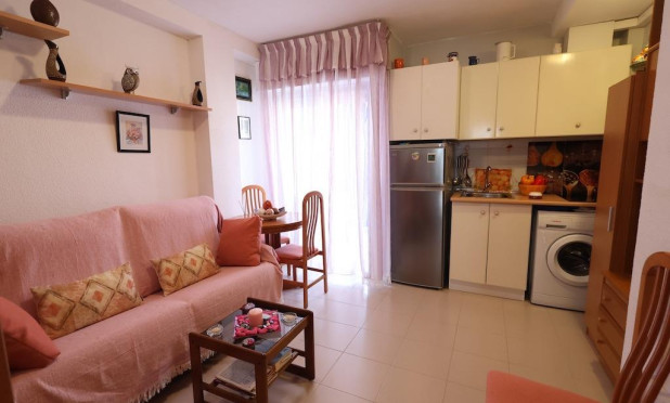Resale - Apartment / flat - Torrevieja - La Mata