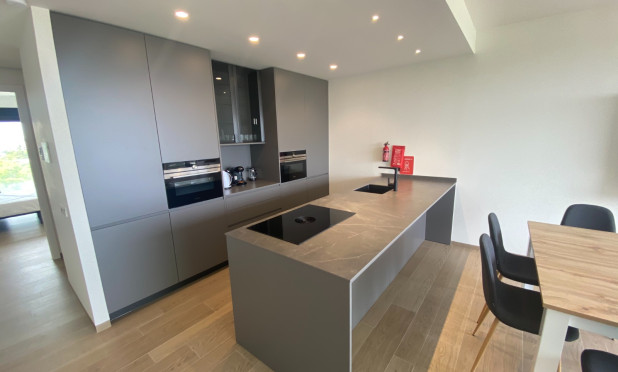 Resale - Apartment / flat - Orihuela - Las Colinas Golf