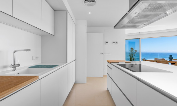 Odsprzedaż - Mieszkanie w bloku - Torrevieja - Playa del Cura