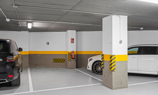 Odsprzedaż - Mieszkanie w bloku - Torrevieja - Playa del Cura