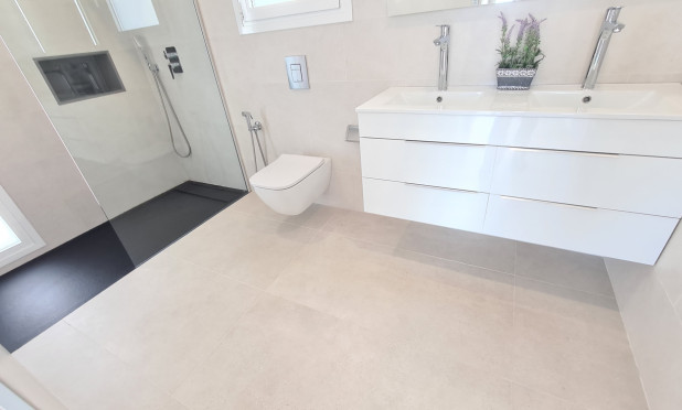 Wiederverkauf - Villa - La Marina - La Marina / El Pinet