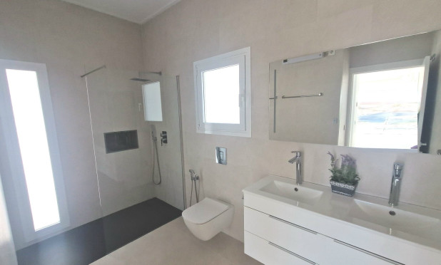 Wiederverkauf - Villa - La Marina - La Marina / El Pinet