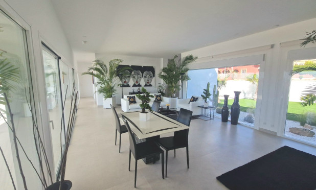 Wiederverkauf - Villa - La Marina - La Marina / El Pinet