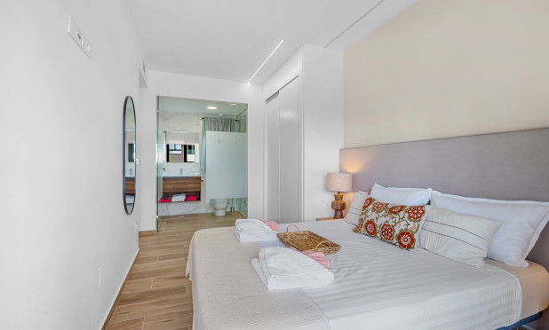 Odsprzedaż - Mieszkanie w bloku - Orihuela Costa - Villamartín