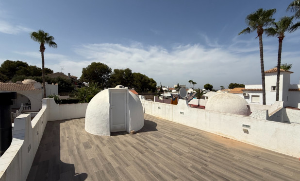 Resale - Villa - Orihuela Costa - Villamartín