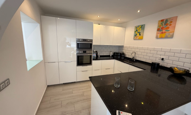 Resale - Villa - Orihuela Costa - Villamartín