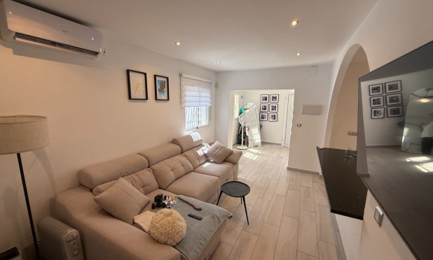 Resale - Villa - Orihuela Costa - Villamartín